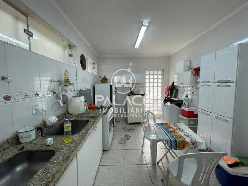 Casa à venda com 2 quartos, 120m² - Foto 10