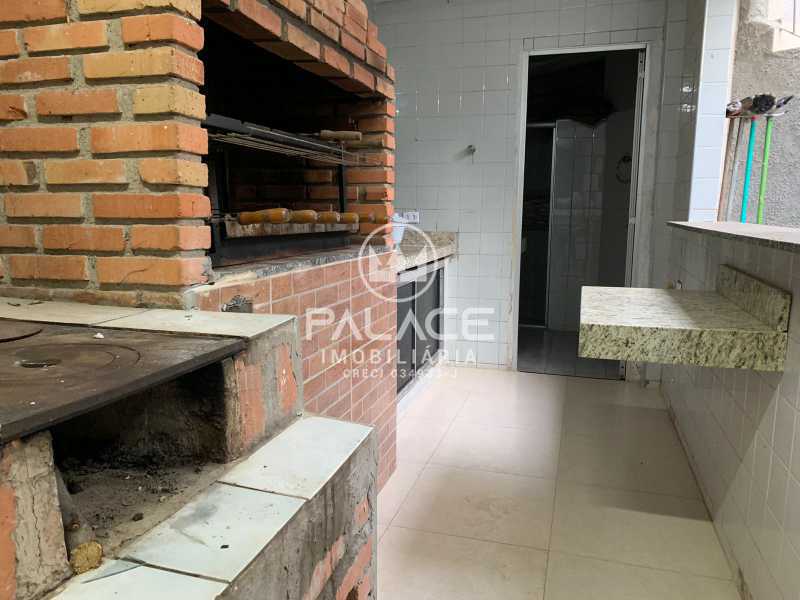 Casa para alugar com 2 quartos, 250m² - Foto 16