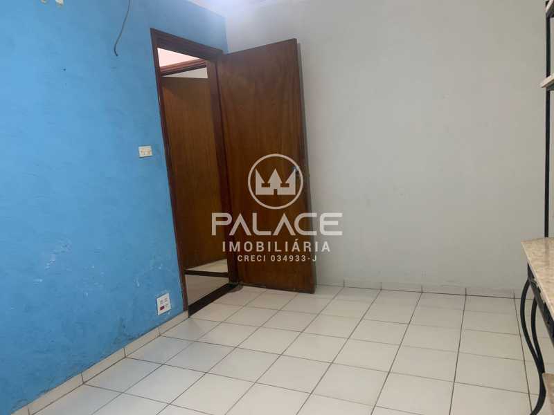 Casa para alugar com 2 quartos, 250m² - Foto 5