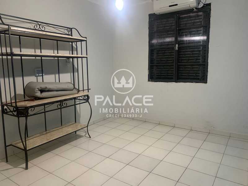 Casa para alugar com 2 quartos, 250m² - Foto 12