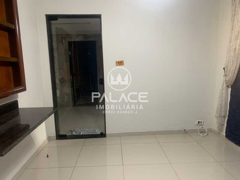 Casa para alugar com 2 quartos, 250m² - Foto 6