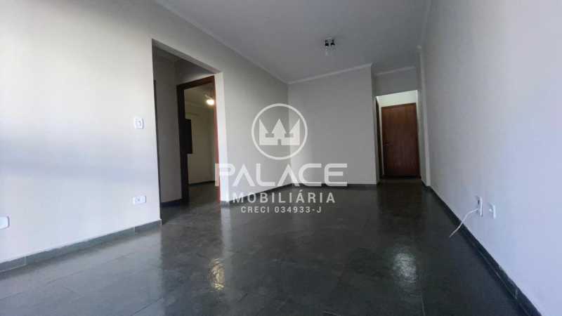 Apartamento à venda com 2 quartos, 62m² - Foto 2