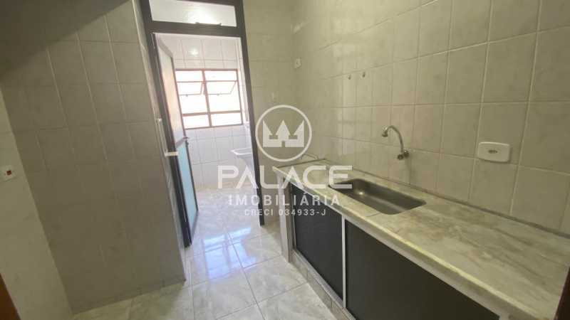 Apartamento à venda com 2 quartos, 62m² - Foto 3