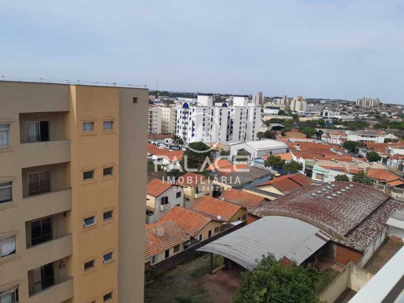 Apartamento à venda com 2 quartos, 68m² - Foto 6