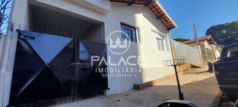 Casa à venda com 4 quartos, 112m² - Foto 1