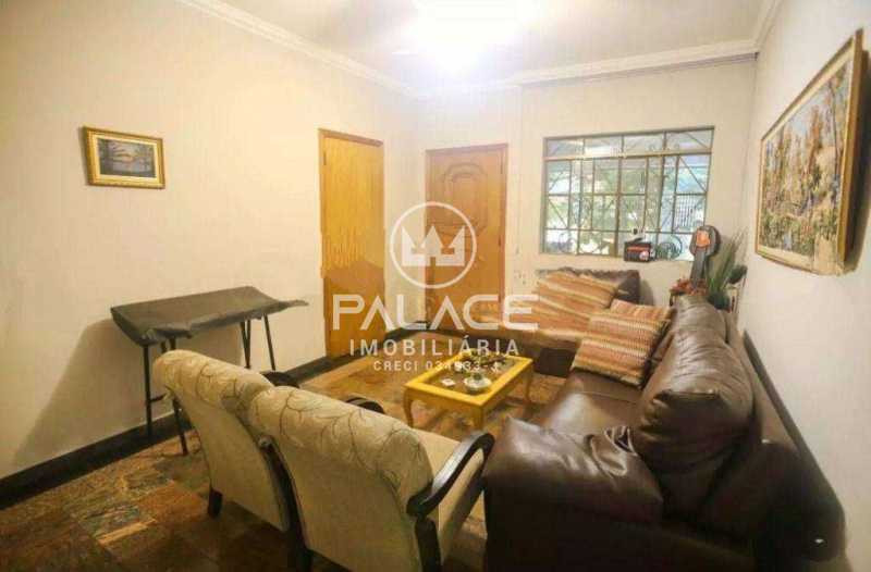 Casa à venda com 3 quartos, 186m² - Foto 1