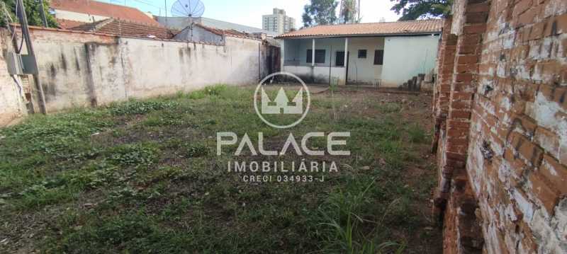 Casa à venda e aluguel com 1 quarto, 250m² - Foto 2