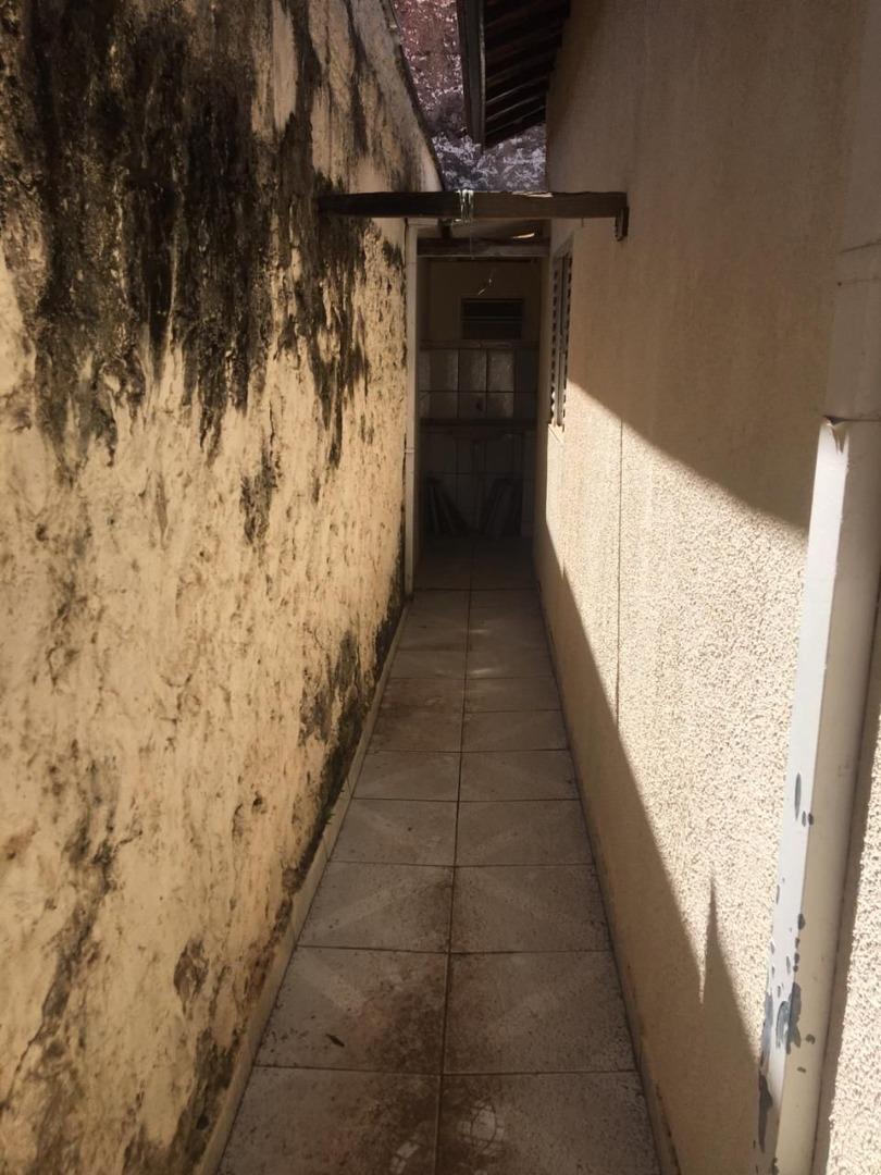 Casa para alugar com 2 quartos, 90m² - Foto 11