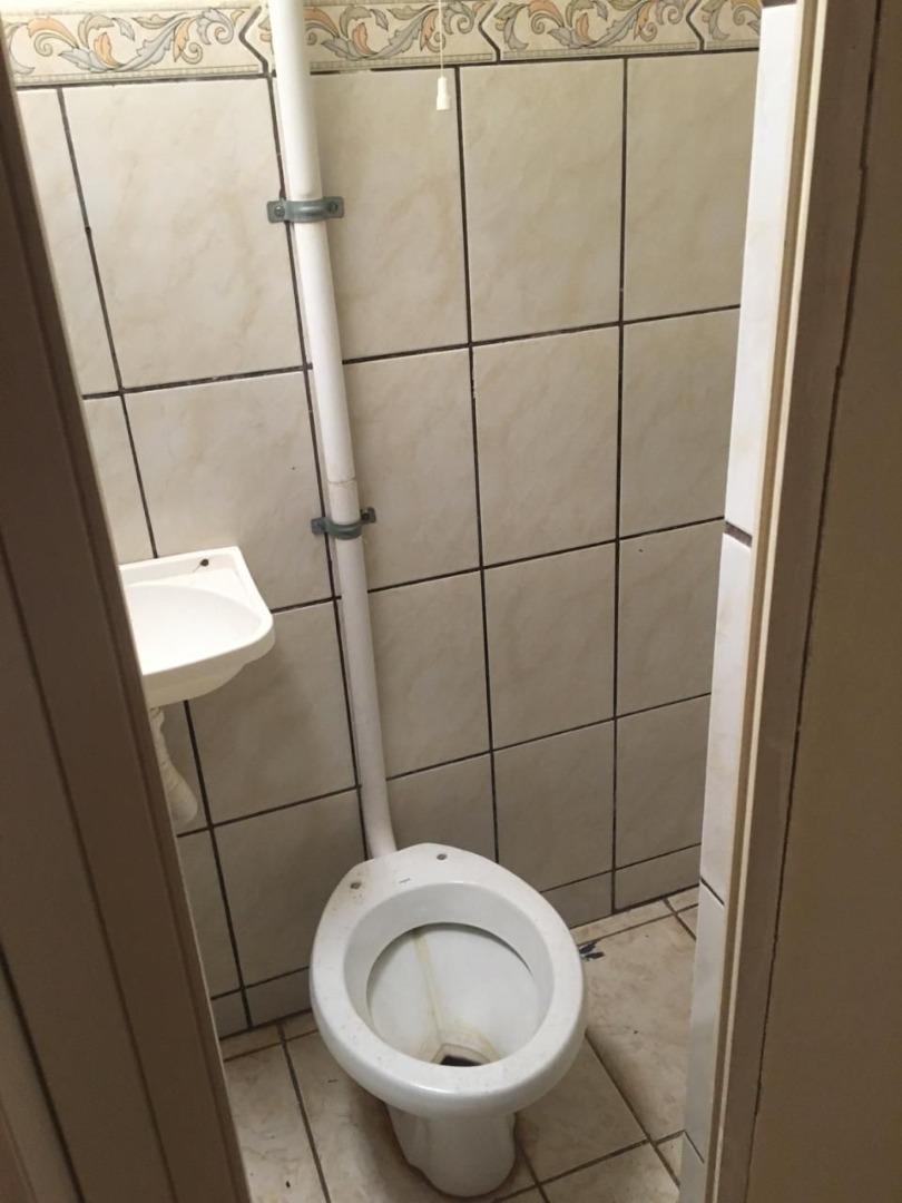 Casa para alugar com 2 quartos, 90m² - Foto 12