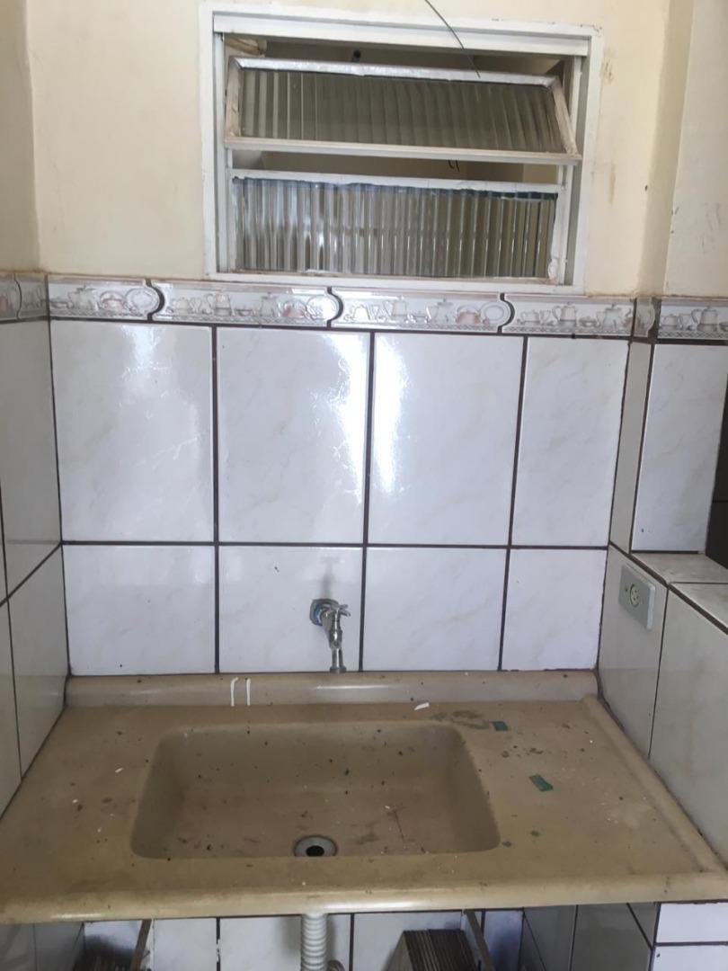 Casa para alugar com 2 quartos, 90m² - Foto 13