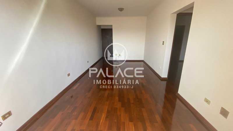 Apartamento à venda com 2 quartos, 77m² - Foto 3