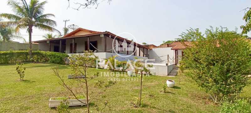 Casa de Condomínio à venda com 4 quartos, 242m² - Foto 24