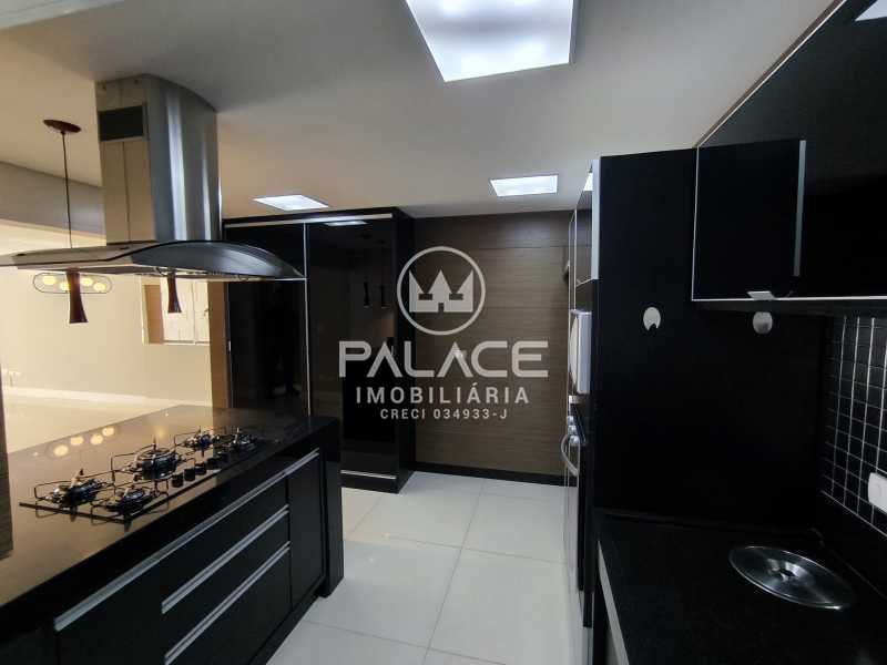 Apartamento à venda com 3 quartos, 151m² - Foto 4