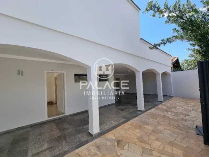 Casa à venda com 3 quartos, 230m² - Foto 4