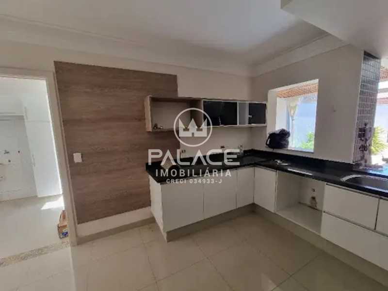 Casa à venda com 3 quartos, 230m² - Foto 18