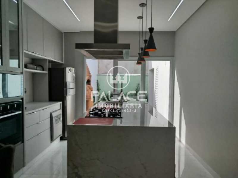 Casa à venda com 3 quartos, 113m² - Foto 1
