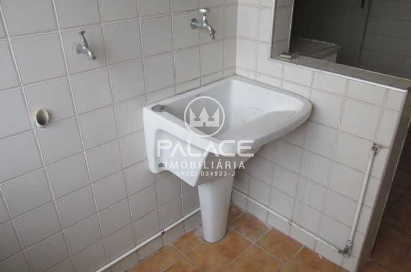 Apartamento para alugar com 2 quartos, 65m² - Foto 13