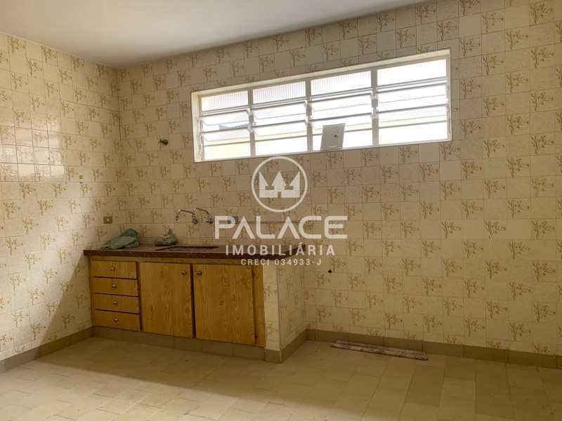 Casa para alugar com 2 quartos, 180m² - Foto 4