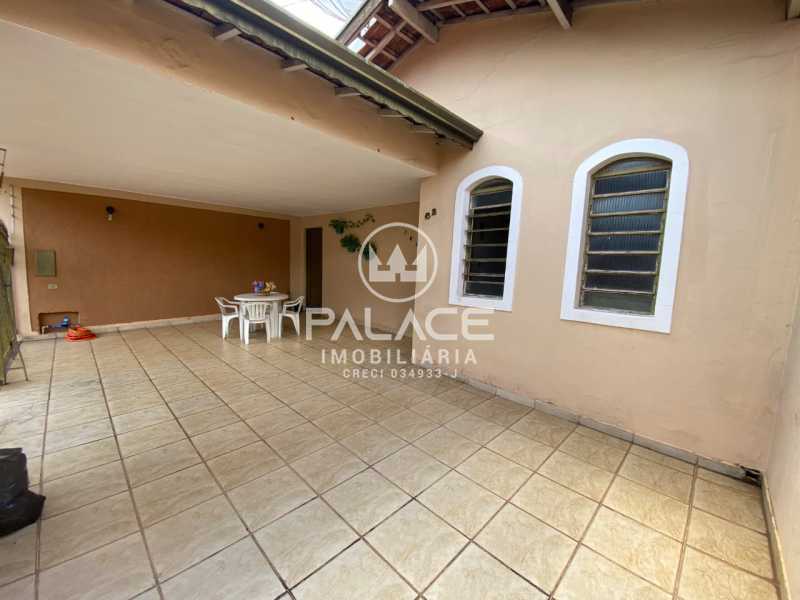 Casa à venda com 2 quartos, 82m² - Foto 2