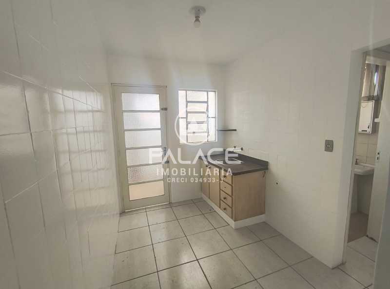 Casa para alugar com 2 quartos, 67m² - Foto 14