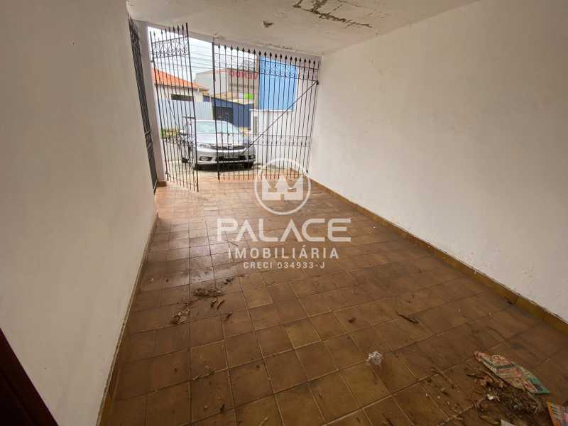 Casa à venda com 2 quartos, 108m² - Foto 1