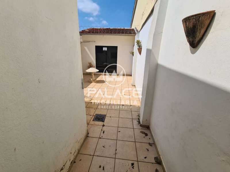 Casa Comercial à venda com 3 quartos, 123m² - Foto 11