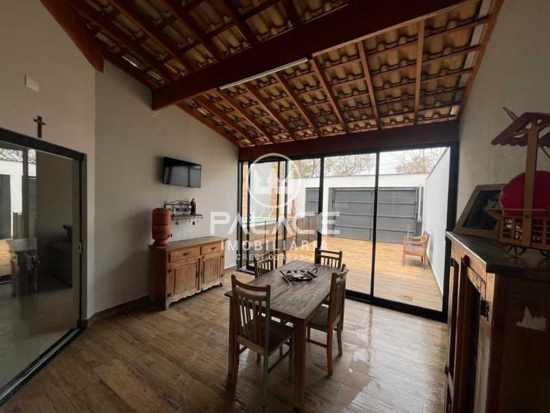 Casa à venda com 3 quartos, 130m² - Foto 2