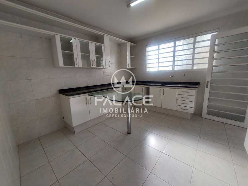 Casa Comercial à venda com 4 quartos, 181m² - Foto 4