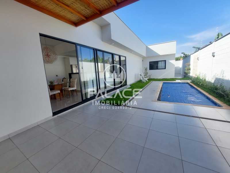 Casa à venda com 3 quartos, 197m² - Foto 2