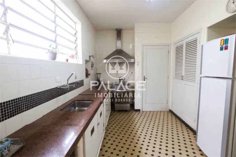 Casa à venda com 4 quartos, 300m² - Foto 13