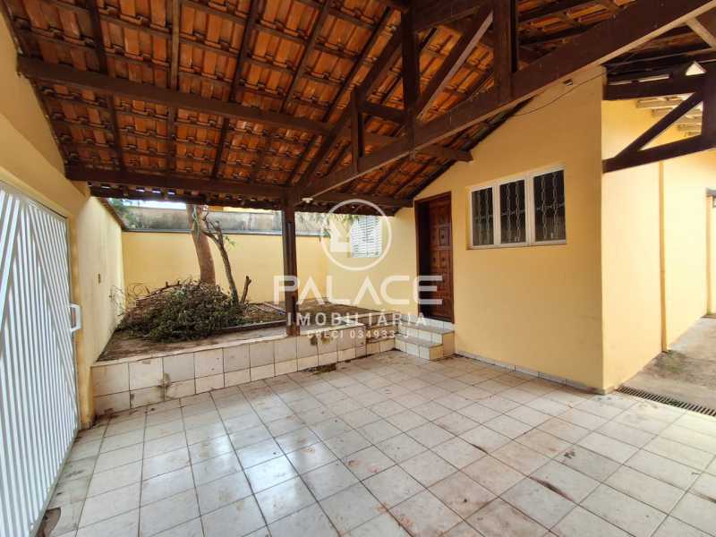 Casa à venda com 5 quartos, 171m² - Foto 3