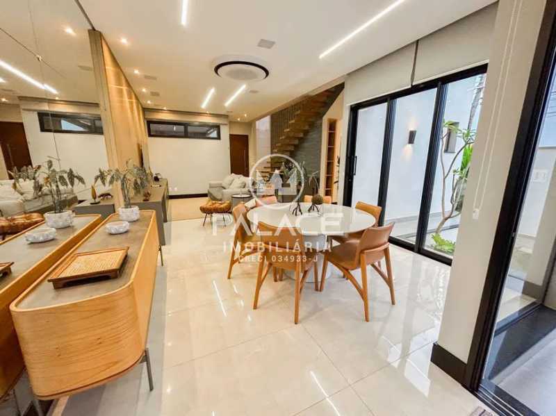 Casa à venda com 3 quartos, 250m² - Foto 7