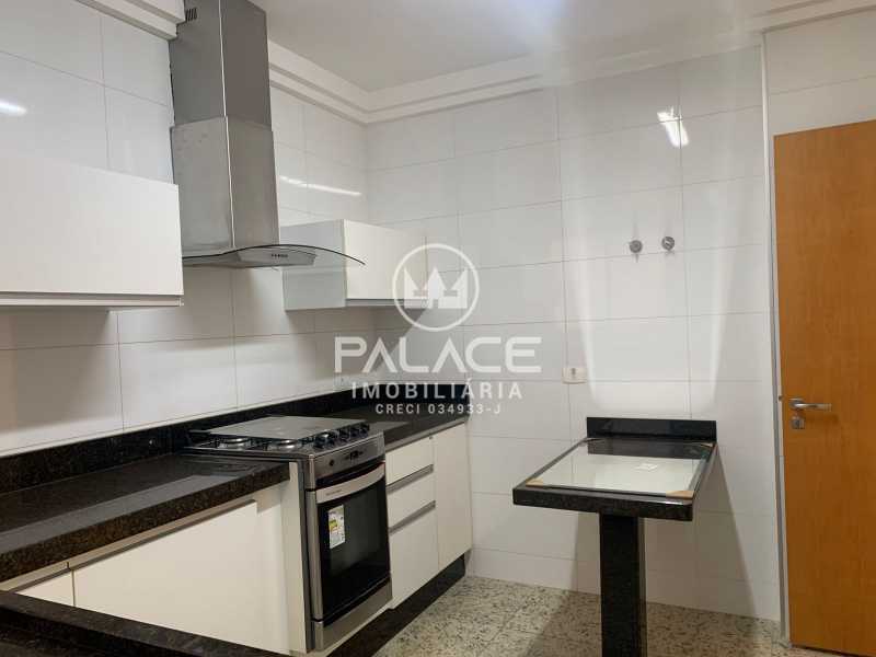 Apartamento para alugar com 3 quartos, 138m² - Foto 9