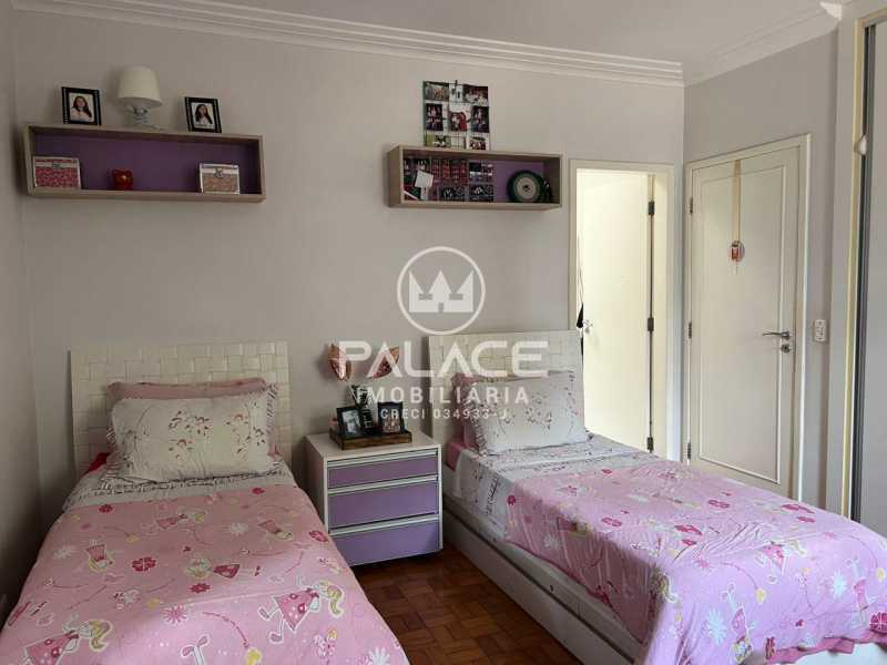 Casa à venda com 3 quartos, 338m² - Foto 16