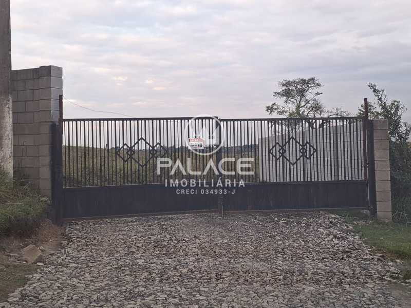 Terreno à venda, 674m² - Foto 1