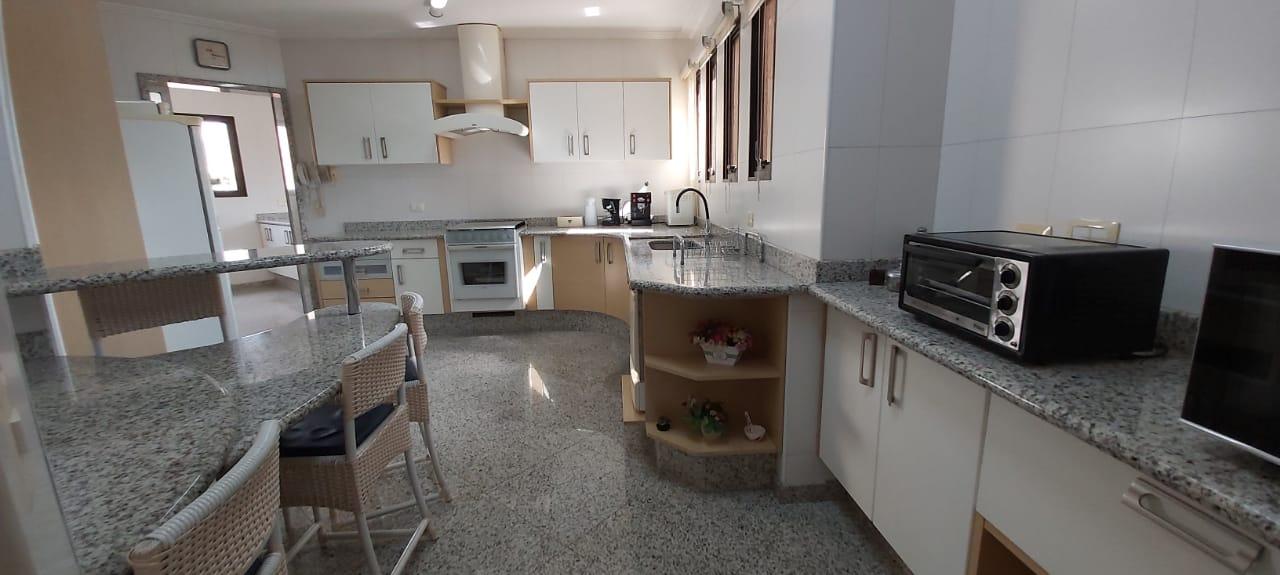 Apartamento à venda com 4 quartos, 256m² - Foto 4