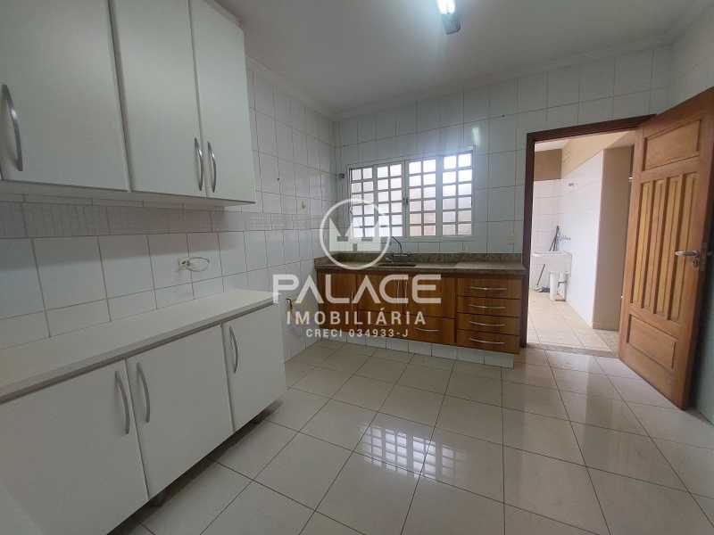 Casa à venda com 3 quartos, 91m² - Foto 1