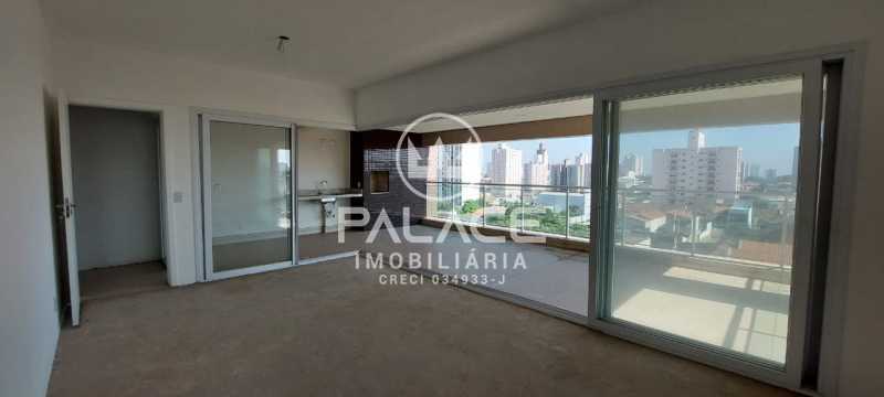 Apartamento à venda com 4 quartos, 202m² - Foto 2