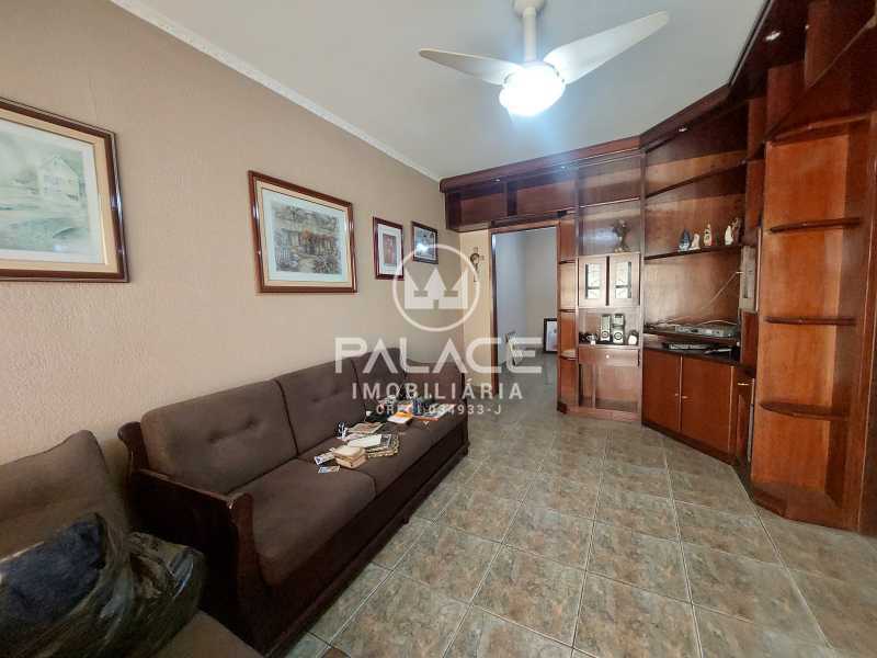 Casa à venda com 3 quartos, 159m² - Foto 1