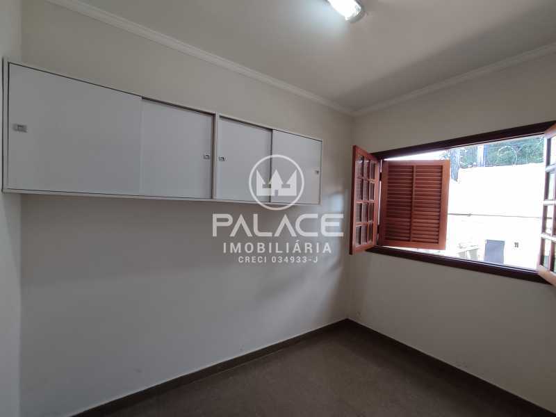 Casa à venda com 3 quartos, 221m² - Foto 21