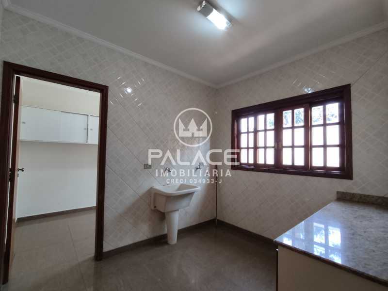 Casa à venda com 3 quartos, 221m² - Foto 20