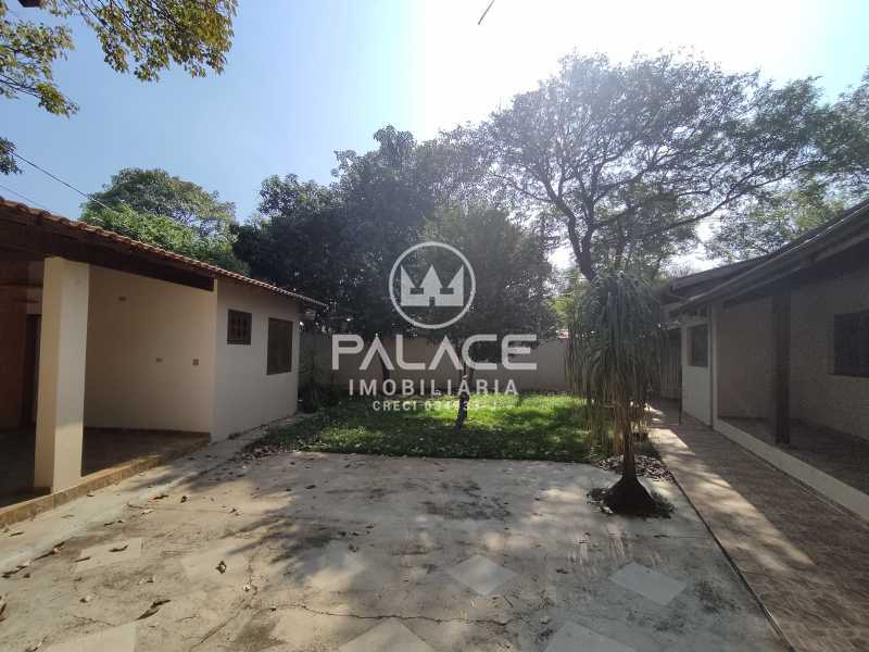 Casa à venda com 3 quartos, 221m² - Foto 30
