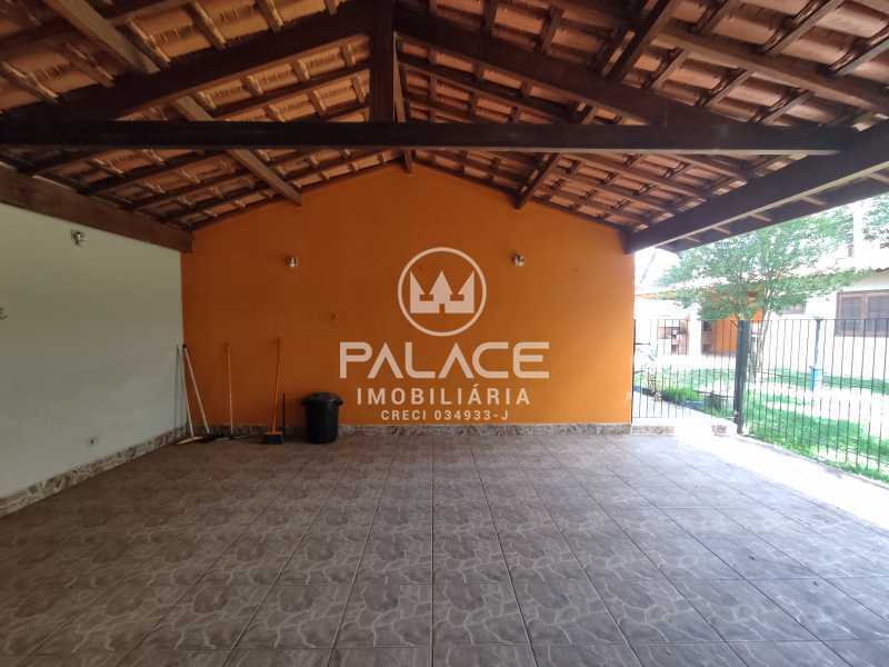 Casa à venda com 3 quartos, 221m² - Foto 3