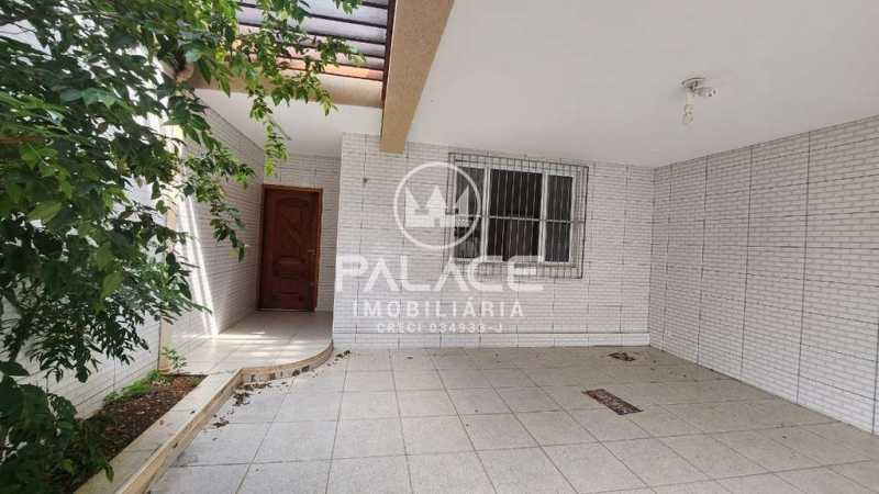 Casa à venda com 2 quartos, 111m² - Foto 2