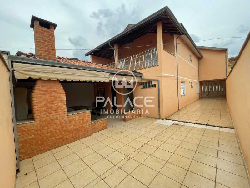 Casa para alugar com 5 quartos, 246m² - Foto 13