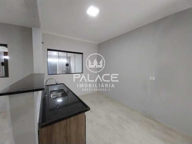 Casa à venda com 2 quartos, 140m² - Foto 4