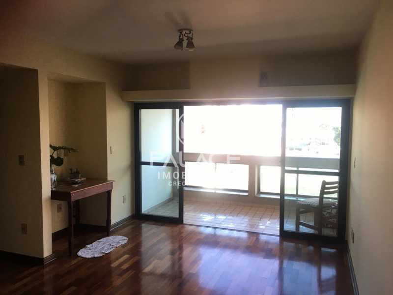 Apartamento à venda com 3 quartos, 113m² - Foto 2