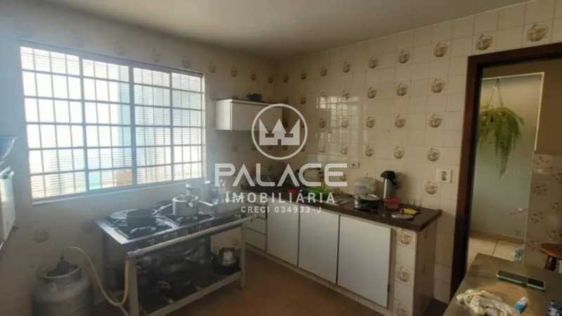 Casa à venda com 2 quartos, 77m² - Foto 4