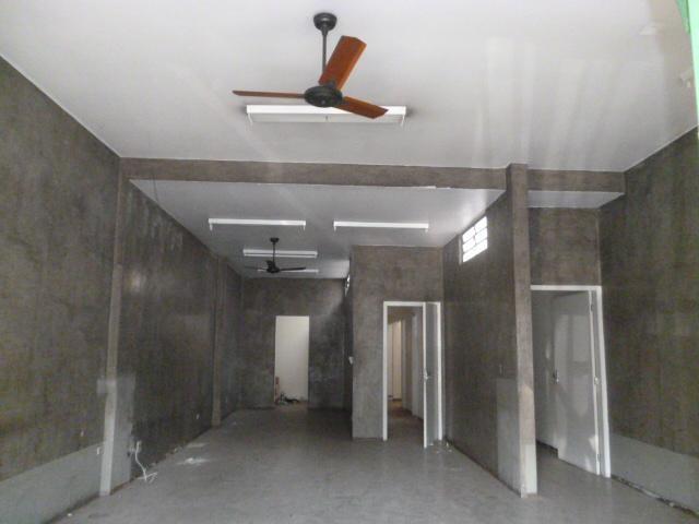 Casa Comercial à venda e aluguel, 300m² - Foto 1