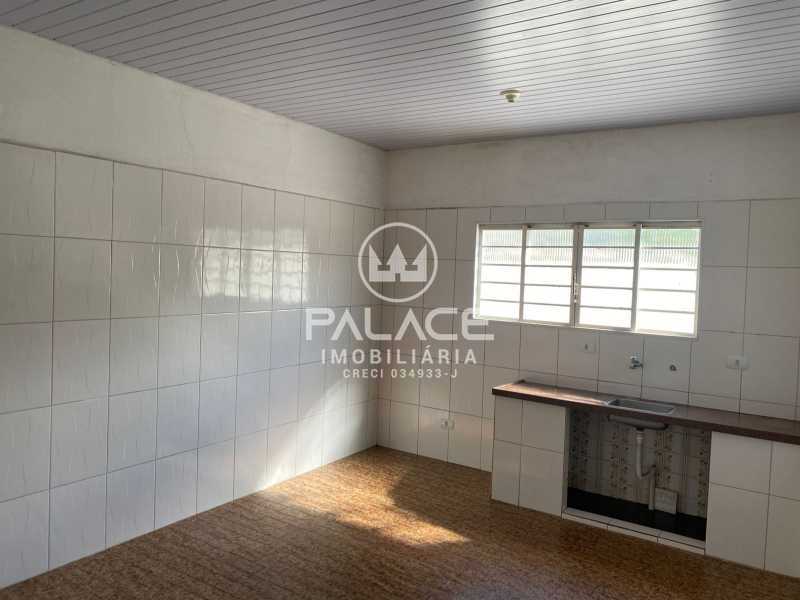 Casa Comercial para alugar com 5 quartos, 199m² - Foto 8